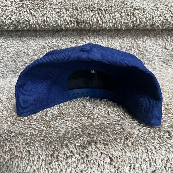 Los Angeles Dodgers Blue Cap with Gold LA Logo - Picture 9 of 10